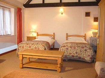 Hostal Kingston Country Courtyard