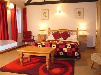Hostal Kingston Country Courtyard