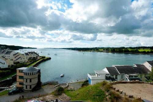 Port Dinorwic Hotel And Apartments