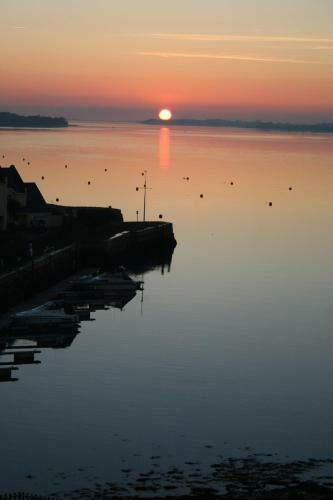 Port Dinorwic Hotel And Apartments
