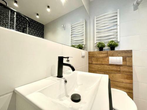 Copernicus Street Apartment - Twin Peaks