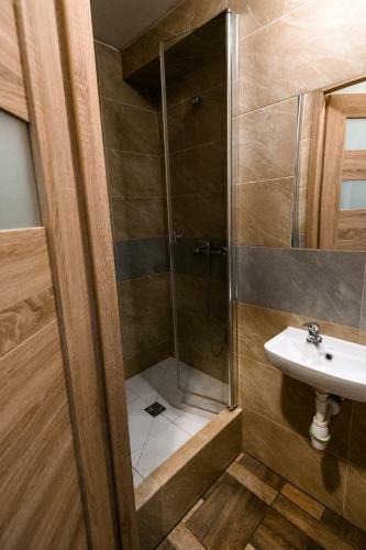 Albergue Centrum Noclegi W?growiec