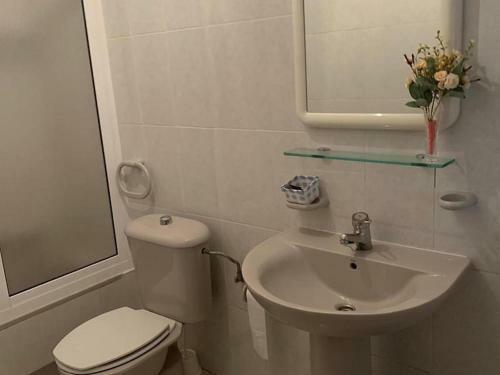 Room In Guest Room - Hostal Restaurante Seoane