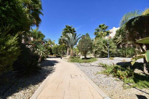 Apartamento Bah�a Marinas - Tu Casa Con Jard�n Privado!