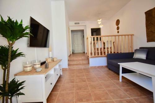 Apartamento Bah�a Marinas - Tu Casa Con Jard�n Privado!