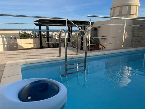 Apartamento Atico Con Piscina Privada Vistas Al Mar