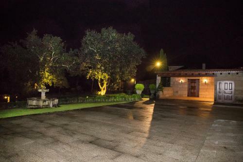 Villa Luxury Rustic House - O Rego Da Santa Mari�a