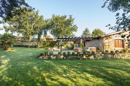 Villa Luxury Rustic House - O Rego Da Santa Mari�a
