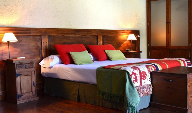 Hotel Lares De Chacras