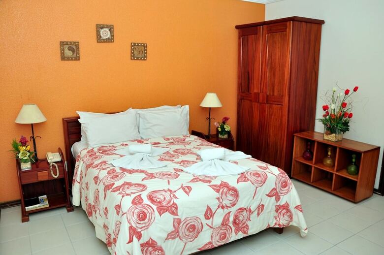 Machados Plaza Hotel
