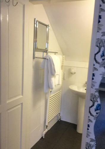 Hostal Tower House Executive Guest House