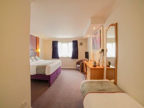 Oyo Lakeside Haydock Hotel, St Helens