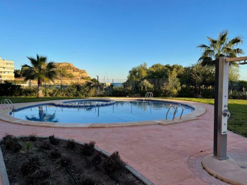 Deluxe Beach House: Sea, Pool & Relax