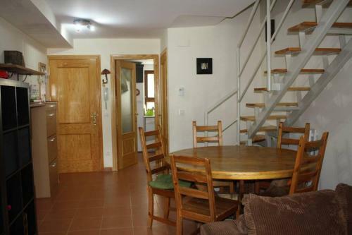 Apartamento D�plex Con Jard�n En Pirineos, Totalmente Equipado