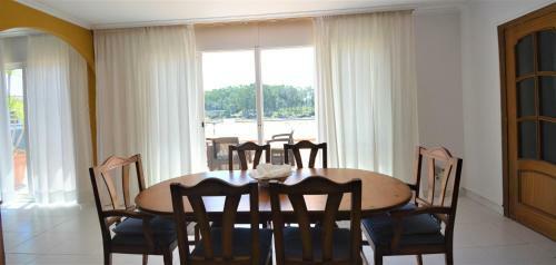 Apartamento Piso De Playa Con Terraza En El Centro De Vilanova