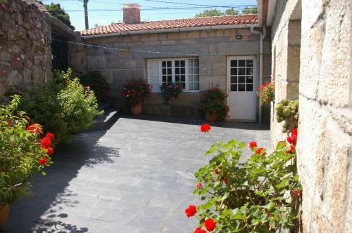 Vivienda R�stica Con Jard�n Y Patio Interior