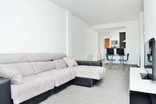 Cosy Well Situed Apartment With Sea View