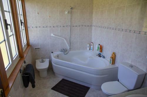 Beachfront Surf & Holiday House, Up To 12 Persons