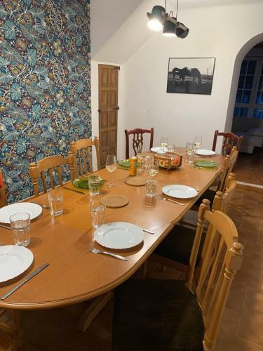 Beachfront Surf & Holiday House, Up To 12 Persons