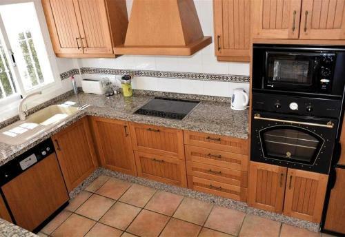 Villa Rosana Lake Vinuela