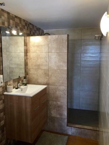 Casira, Ruime Villa & 2 Studio's - 8 Personen