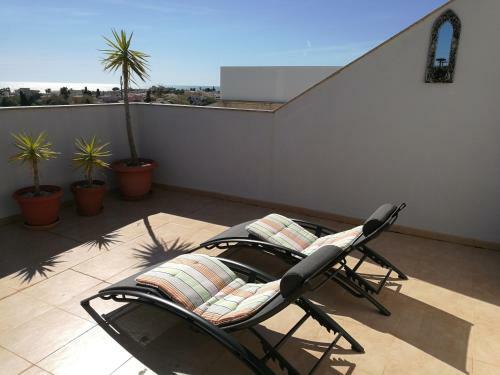 Apartamento Con Piscina Y Terraza Con Vista Al Mar