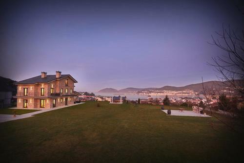 Apartamentos Arumes Do Mar E Monta�a - Viveiro