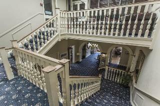 Virginia Court Hotel