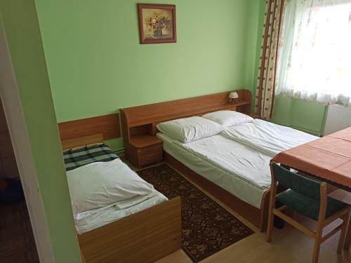 Hostal Apartament I Pokoje Go?cinne Budnik