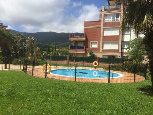 Apartamento Con Terraza Y Jard�n En Bakio