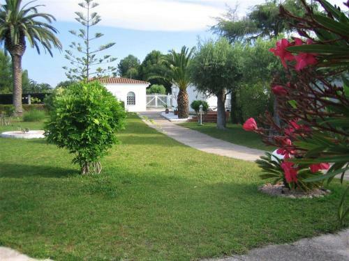 Spacious Holiday Home In Cambrils With Shared Swimming Pool