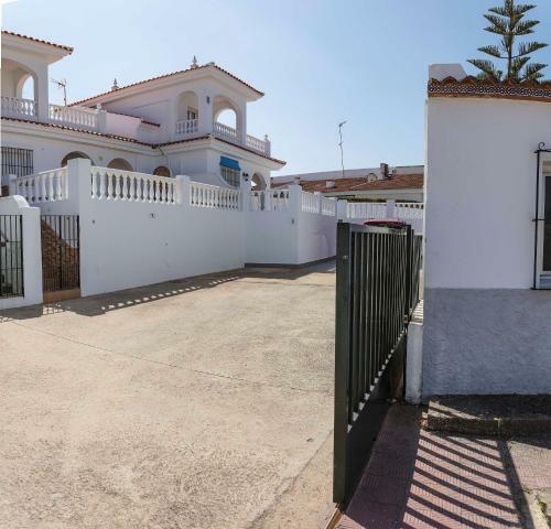 Chalet En Matalasca�as A 300 Metros de La Playa
