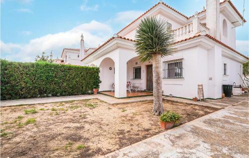 Awesome Home In Matalasca�as With 3 Bedrooms