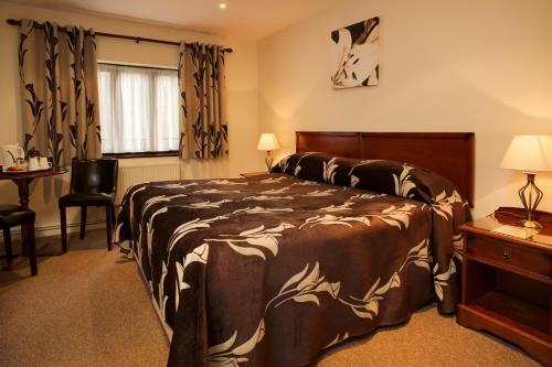Best Western Plus Grim's Dyke Hotel