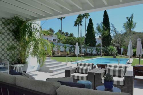 New 4 Bed Designer Villa With Pool