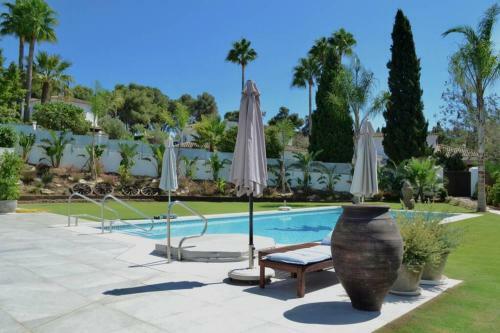 New 4 Bed Designer Villa With Pool