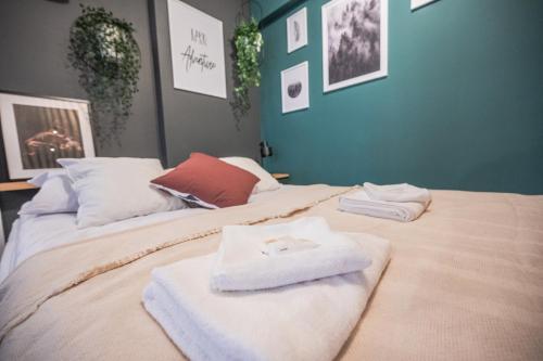 Spacious Apart ~ 150m Main Square ~ Self Check-in 24h
