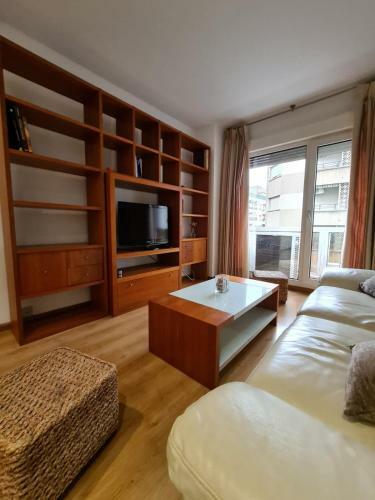 Apartamento Con Garaje Privado En El Centro - Dos Torres �owyn