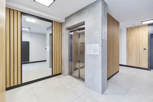 Luxurious Apartment Wroc?aw Kowale By Renters