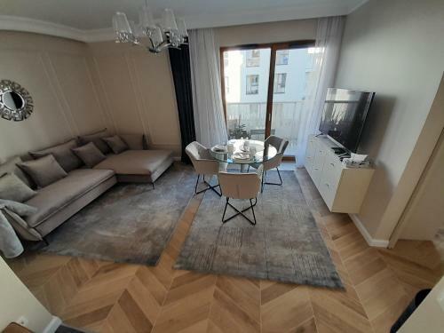 Beige Mood City Apartment