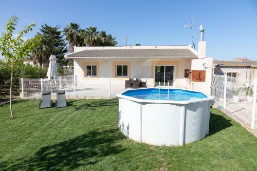 Aimar - Casa En Deltebre Con Jard�n, Piscina Privada Y Barbacoa