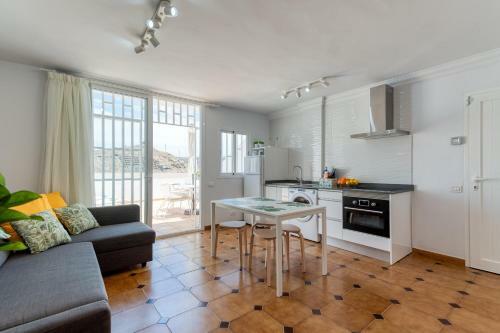 Apartment With Terrace And Sea Views