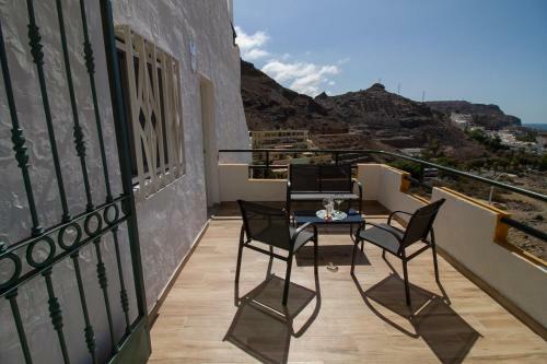 Two-bedroom Apartment Playa Del Cura With Views