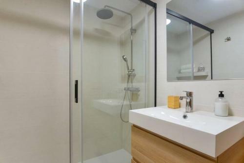 Apartamento A 200 M Del Puerto, Bonanza 15 1c