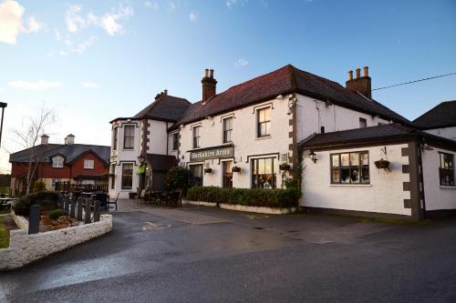 Hotel Berkshire Arms By Good Night Inns