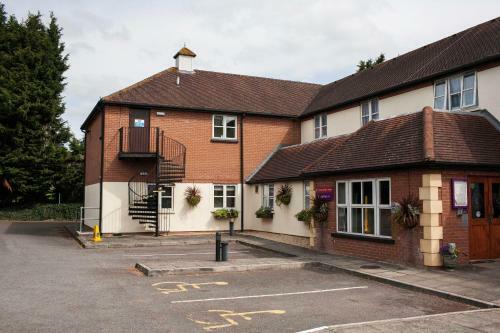 Hotel Berkshire Arms By Good Night Inns