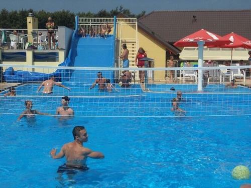 Holiday Resort, Sianozety