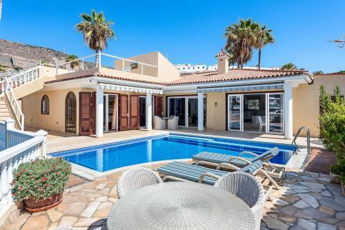 Los Gigantes Cliffs And Ocean Front Villa