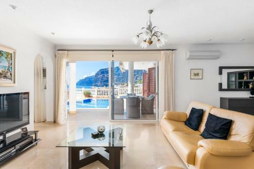 Los Gigantes Cliffs And Ocean Front Villa