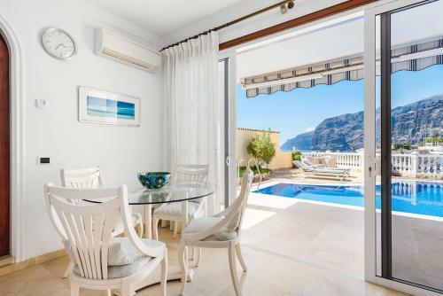 Los Gigantes Cliffs And Ocean Front Villa
